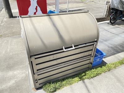 【その他共用部分】 | プーラヴィーダ | 敷地内ごみ置き場でごみ出しもらくらく～♪忙しい社会人さんや主婦さんにもうってつけ！