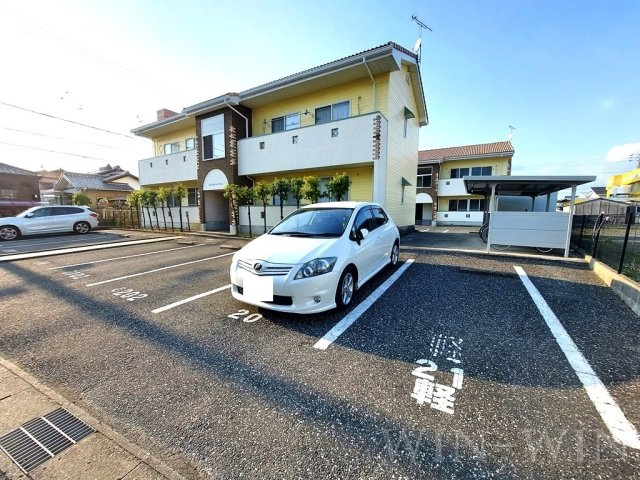 シルクヴェールフジ Bの駐車場