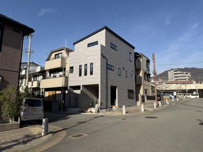 【前面道路含む現地写真】 | 琵琶町２丁目新築戸建