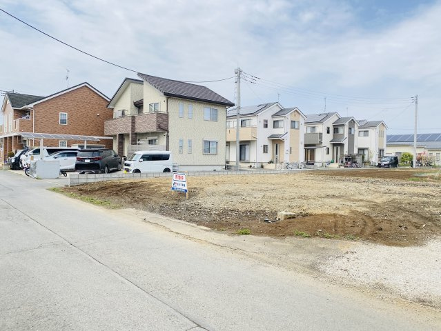 敷地面積７０坪　売地　川越市寺山の前面道路含む現地写真
