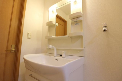 【洗面所】 | フリーデンハオス弐番館