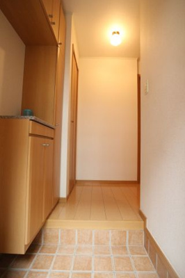 【玄関】 | フリーデンハオス弐番館