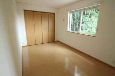 【寝室】 | フリーデンハオス弐番館