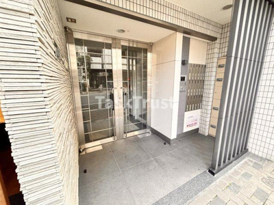 【エントランス】 | アドーラブル船場