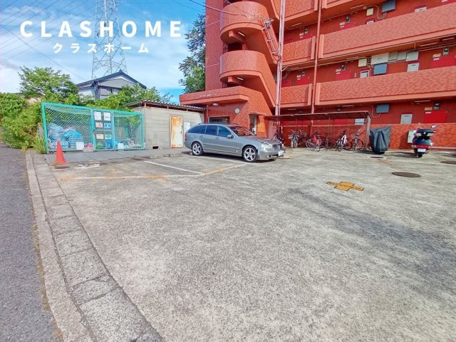 新日ビル豊明マンション　　刈谷市近郊の賃貸はクラスホームの駐車場