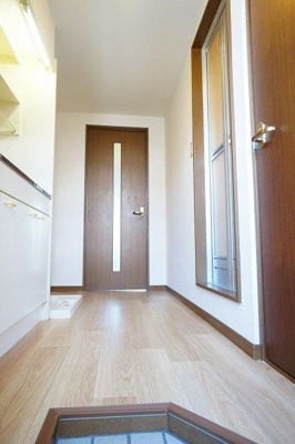 【玄関】 | コーポコスモスⅤ | 別号室の写真になります。現況優先。