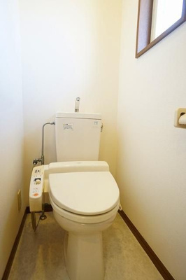 【トイレ】 | コーポコスモスⅤ | 別号室の写真になります。現況優先。