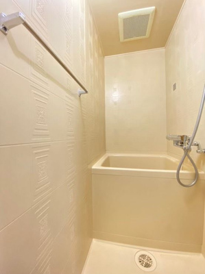 【浴室】 | フタバ春日ビル | 別号室の写真になります。現況優先。