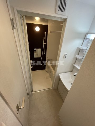 AILE東中浜の洗面所