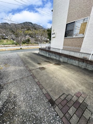 内野１丁目戸建の駐車場