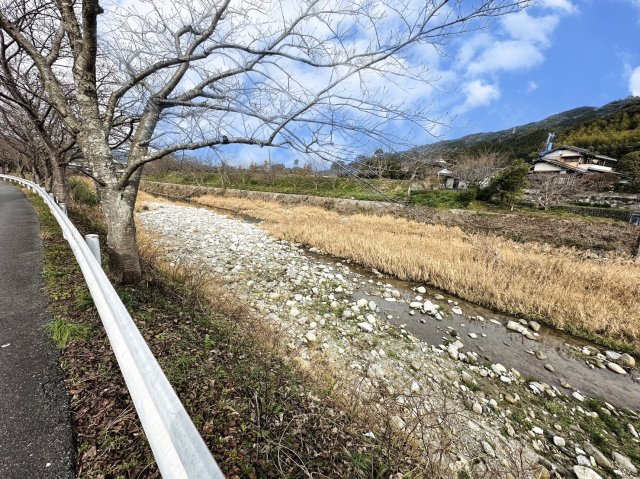 内野１丁目戸建の前面道路含む現地写真