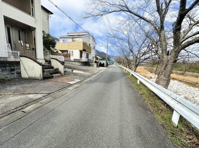 内野１丁目戸建の前面道路含む現地写真