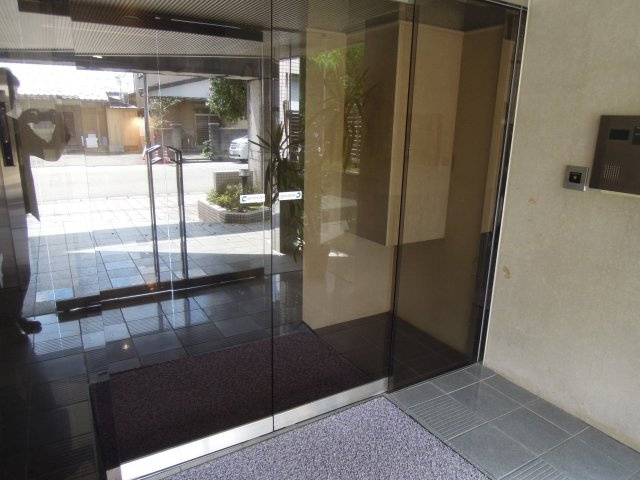 アルページュ二の宮のエントランス|マンション出入口のエントランス
