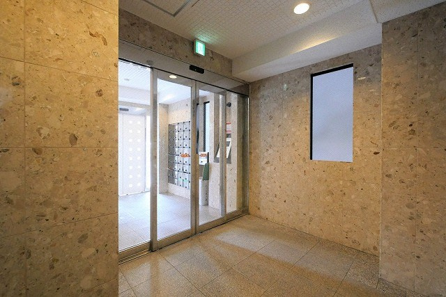 ドエル堀江南のロビー