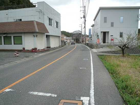 【前面道路含む現地写真】