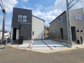 【駐車場】 | 2024年1月完成新築戸建て♪見晴らしの良いスカイバルコニー付き♪