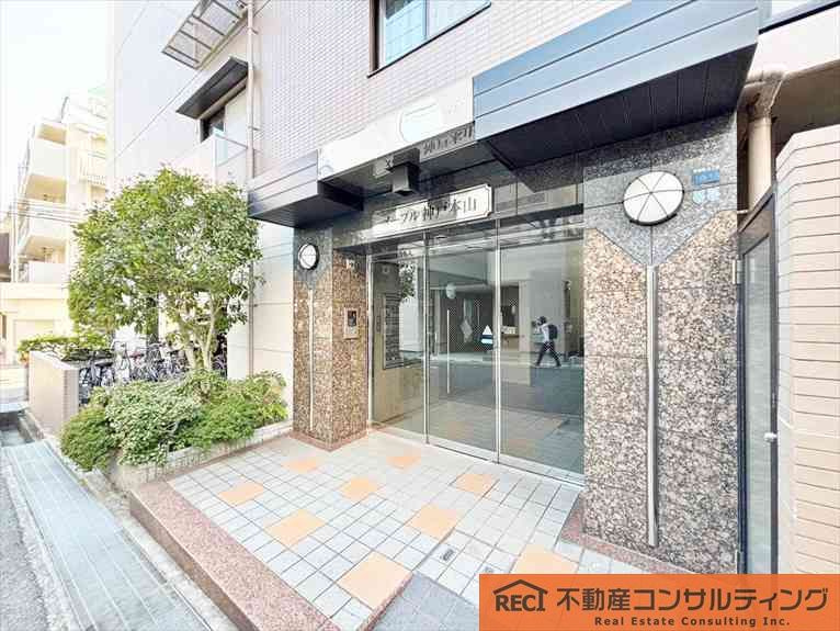 メープル神戸本山のエントランス