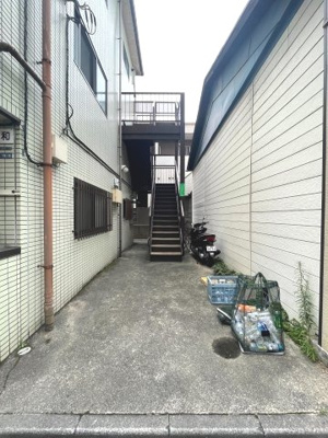 【エントランス】 | 小豆沢秀和 | ★出入りスペース広いのでノンストレスです♪