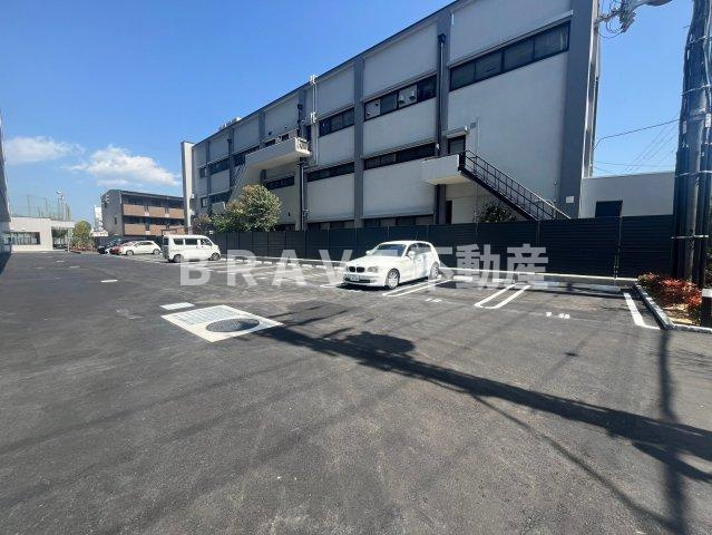 スプランディッドⅦ(セブン)の駐車場