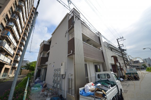 リヴァーHONJYOの外観