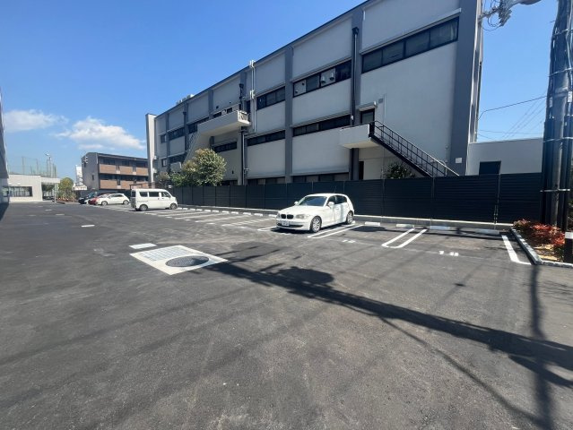 スプランディッドⅦ(セブン)の駐車場