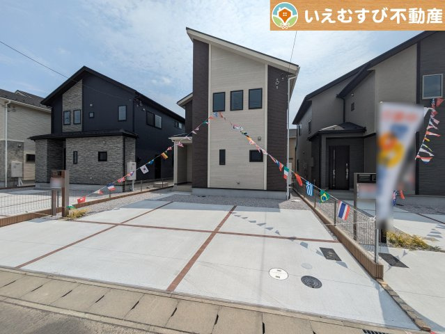 BLOOMING GARDEN　太田市亀岡町の外観|【完成済み】落ち着いた色合いがおしゃれな飽きのこない外観！
ゆっくりご内覧いただけますのでぜひ一度現地をご覧ください！夢が膨らみます♪
