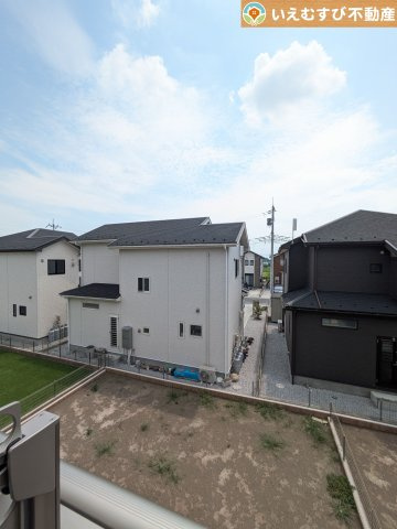 BLOOMING GARDEN　太田市亀岡町の展望|高い建物が無く開放感のある展望
バルコニーからの展望も開けていて閑静な住宅地が望めます。日当りも良いですね♪