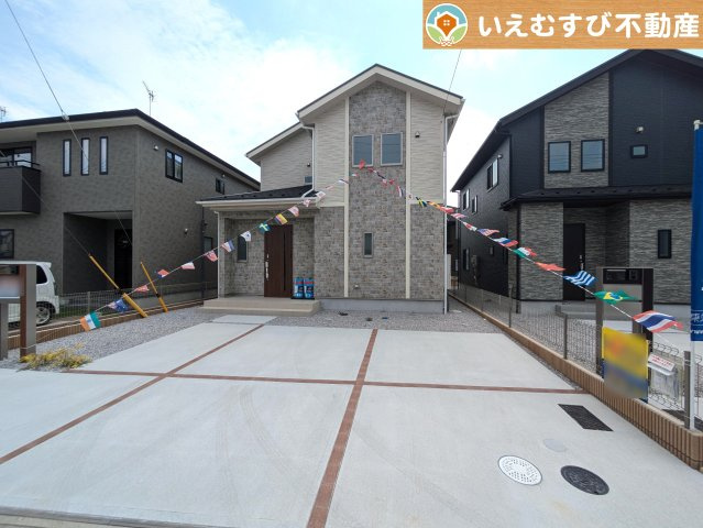 BLOOMING GARDEN　太田市亀岡町の外観|【完成済み】ナチュラルな色合いで飽きのこない外観！
ゆっくりご内覧いただけますのでぜひ一度現地をご覧ください！夢が膨らみます♪