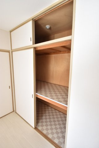 大阪市城東区中央３丁目の賃貸マンションの収納