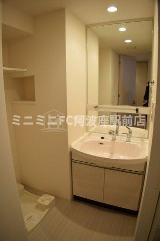 プレサンス阿波座ステーションフロントの洗面所
