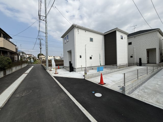 愛川町中津　4棟の外観