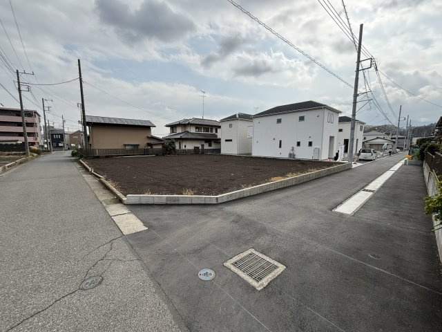 愛川町中津　4棟の前面道路含む現地写真