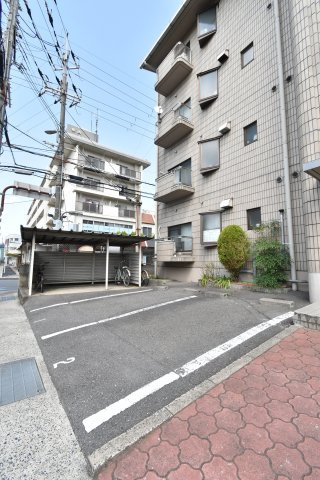 ハーモニータカノの駐車場