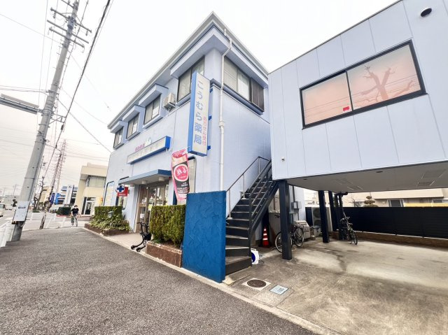 上六名4丁目貸店舗の駐車場
