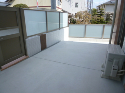 【バルコニー】 | ヴィラジャスミン | 開放的で明るい空間を演出してくれるバルコニーです