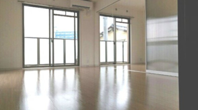 【居間・リビング】 | ヴィラジャスミン | こちらの居間で趣味の時間をお楽しみください