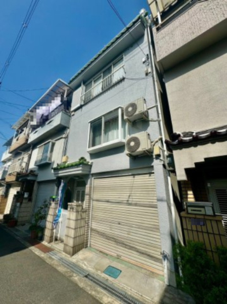 大東市三箇五丁目中古戸建の前面道路含む現地写真