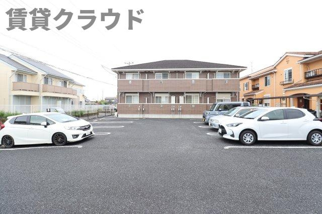サンリット・スクェアⅡの駐車場|車をお持ちの方に嬉しい駐車場付きの物件です