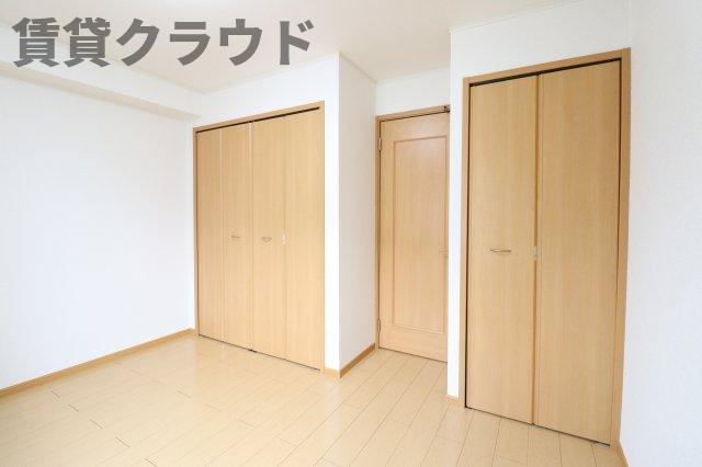サンリット・スクェアⅡの洋室|個人の部屋や寝室として使える洋室です