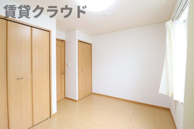 サンリット・スクェアⅡの洋室|ゆったりした洋室です