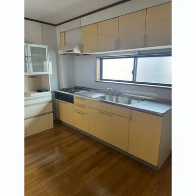 荘島貸家のキッチン|お料理しやすいキッチンです