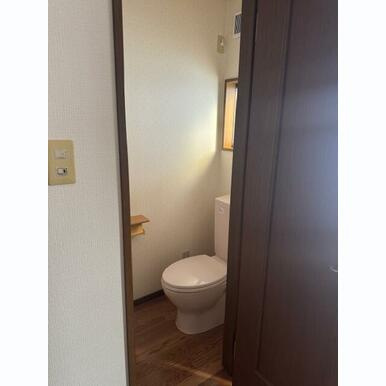 荘島貸家のトイレ|ゆったりとした空間のトイレです