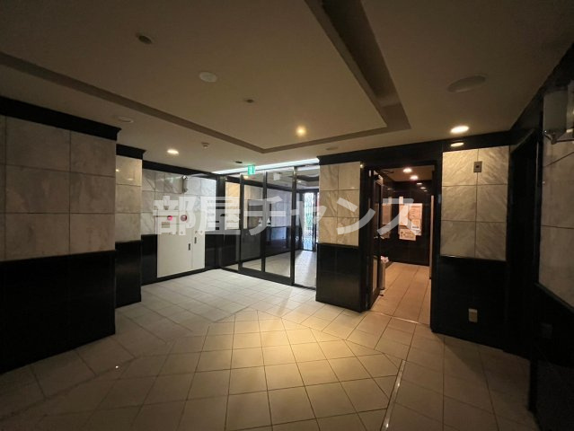 プレサンス泉セントマークのロビー