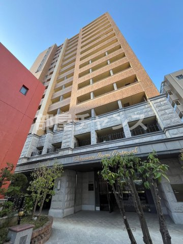 プレサンス泉セントマークの外観