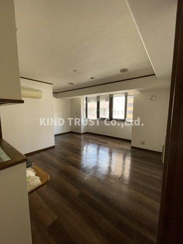 フロンティア天満の居間・リビング|使いやすいリビングです