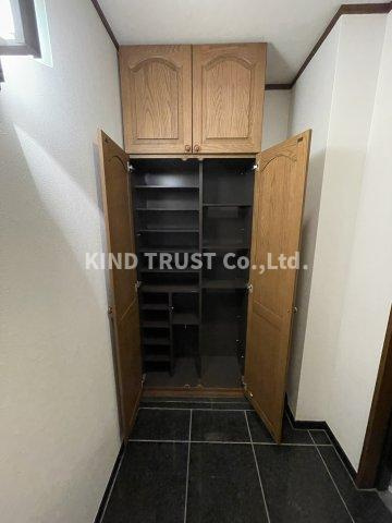 フロンティア天満の玄関|明るい玄関です