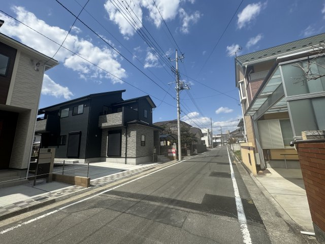 新築　前橋市文京町3丁目　Blooming　Garden　1号棟の前面道路含む現地写真|現地写真　東側接道幅員約6ｍ