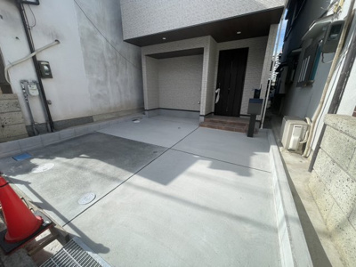 【駐車場】 | 旭小・新築建売・4LDK・泉大津市下条町 | 車をお持ちの方に嬉しい駐車場付きの物件です