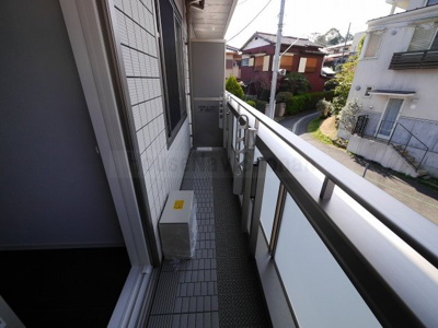 【バルコニー】 | マイカーサ北鎌倉 | 室内写真は同タイプ別室の写真です。