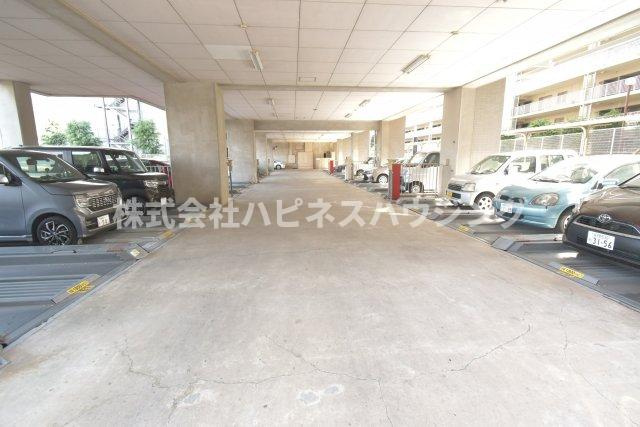 INSURANCE(インシュランス) BLDG.(ビルディング) Ⅸ(ナイン)船橋の駐車場